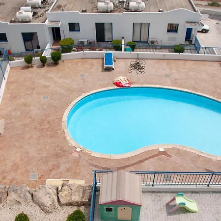 Chloraka Park Apartment *