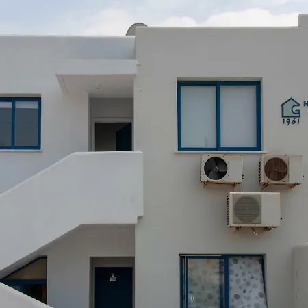 Chloraka Park Apartment *